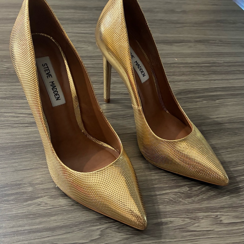 Steve Madden Metallic Gold Heels
